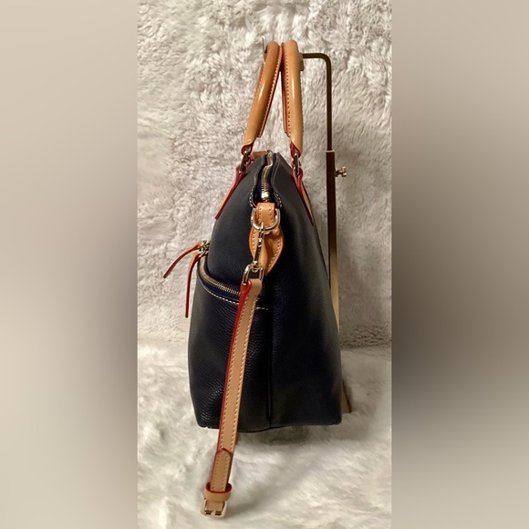 Dooney & Bourke - Picture 3 of 16